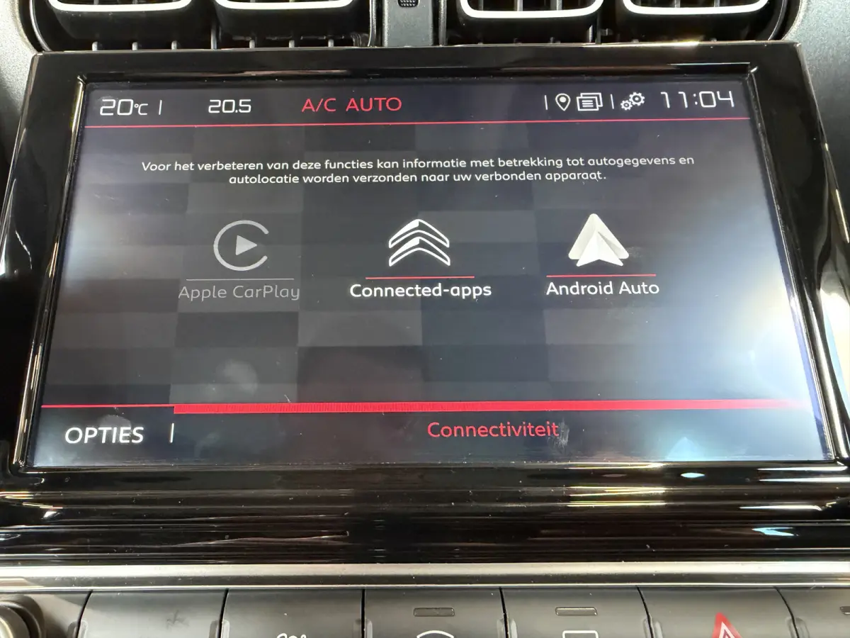 130pk Max (Camera - Keyless Entry - LED - Head up - Automatische Airco - Navigatie - Apple Carplay - 17")