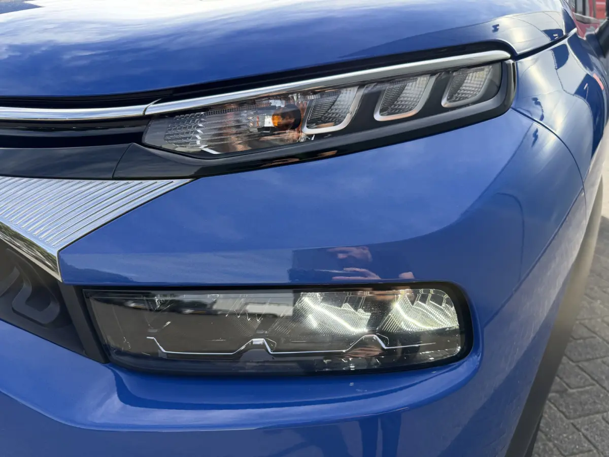 130pk Max (Camera - Keyless Entry - LED - Head up - Automatische Airco - Navigatie - Apple Carplay - 17")