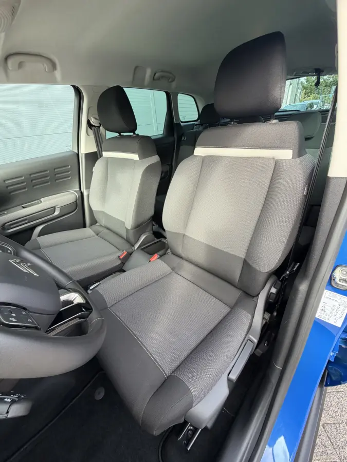 130pk Max (Camera - Keyless Entry - LED - Head up - Automatische Airco - Navigatie - Apple Carplay - 17")