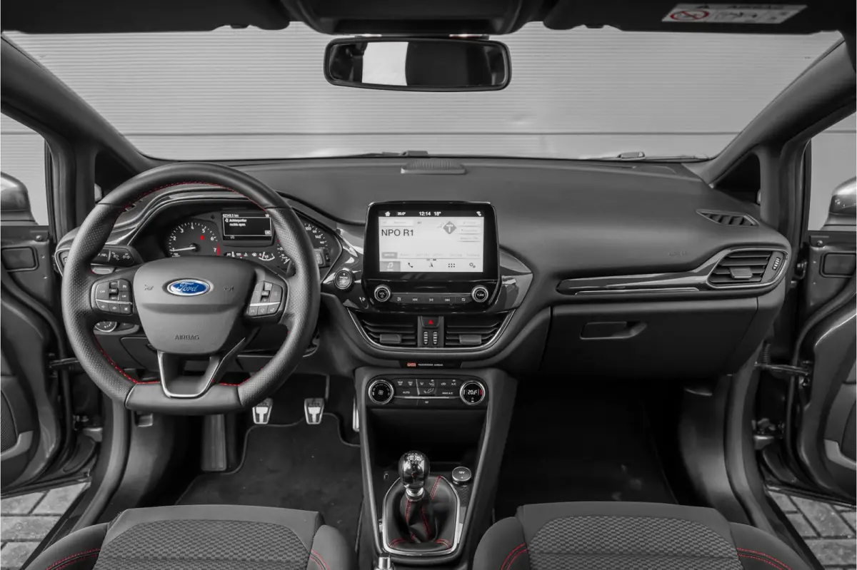 1.0 EcoBoost ST-Line CarPlay Trekhaak 17"