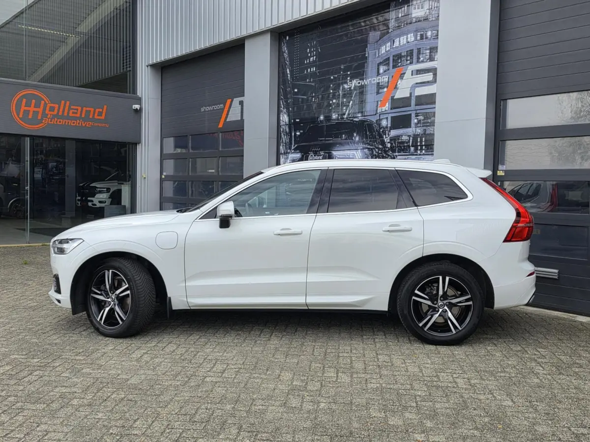2.0 T8 Twin Engine AWD R-Design|PANO|MEMORY|ACC