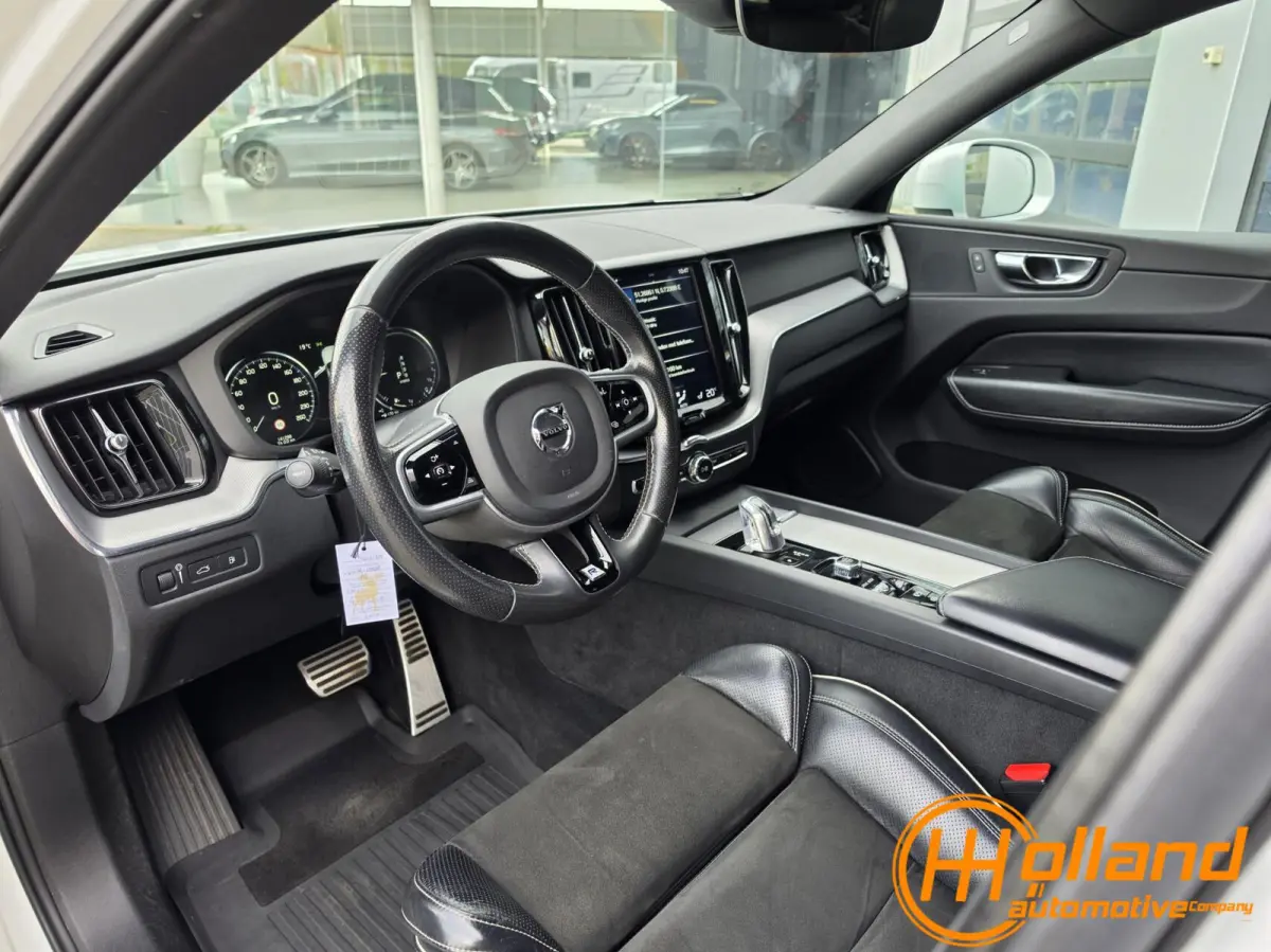 2.0 T8 Twin Engine AWD R-Design|PANO|MEMORY|ACC