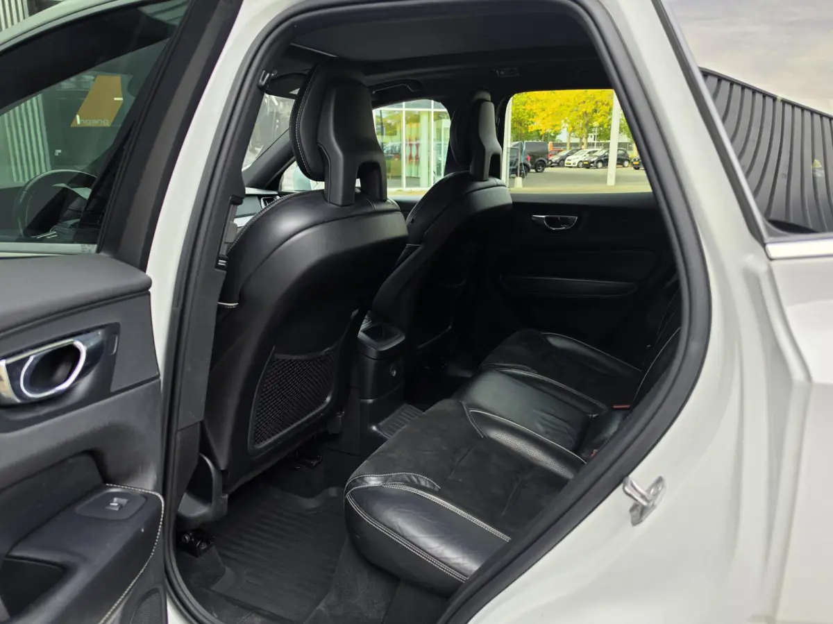 2.0 T8 Twin Engine AWD R-Design|PANO|MEMORY|ACC