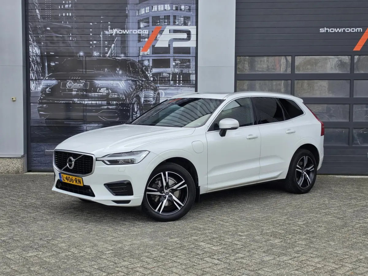2.0 T8 Twin Engine AWD R-Design|PANO|MEMORY|ACC