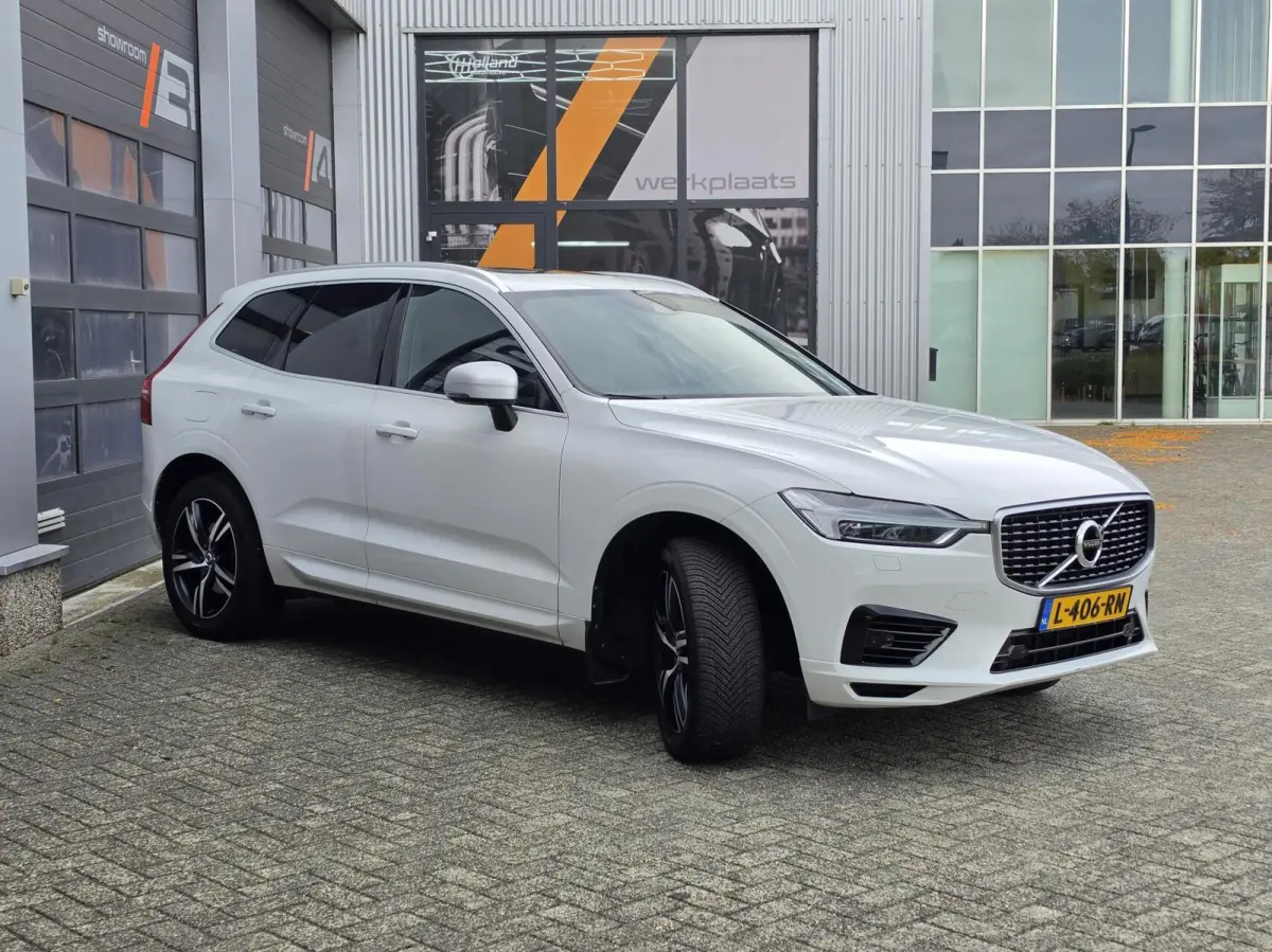 2.0 T8 Twin Engine AWD R-Design|PANO|MEMORY|ACC
