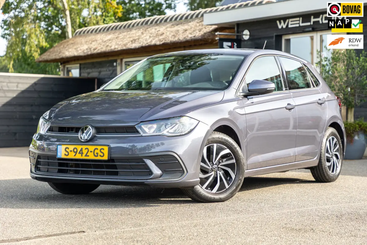 1.0 TSI Life Adaptive Cruise I Climate I Camera I CarPlay I Android I LM Velgen I Parkeersensoren I BTW