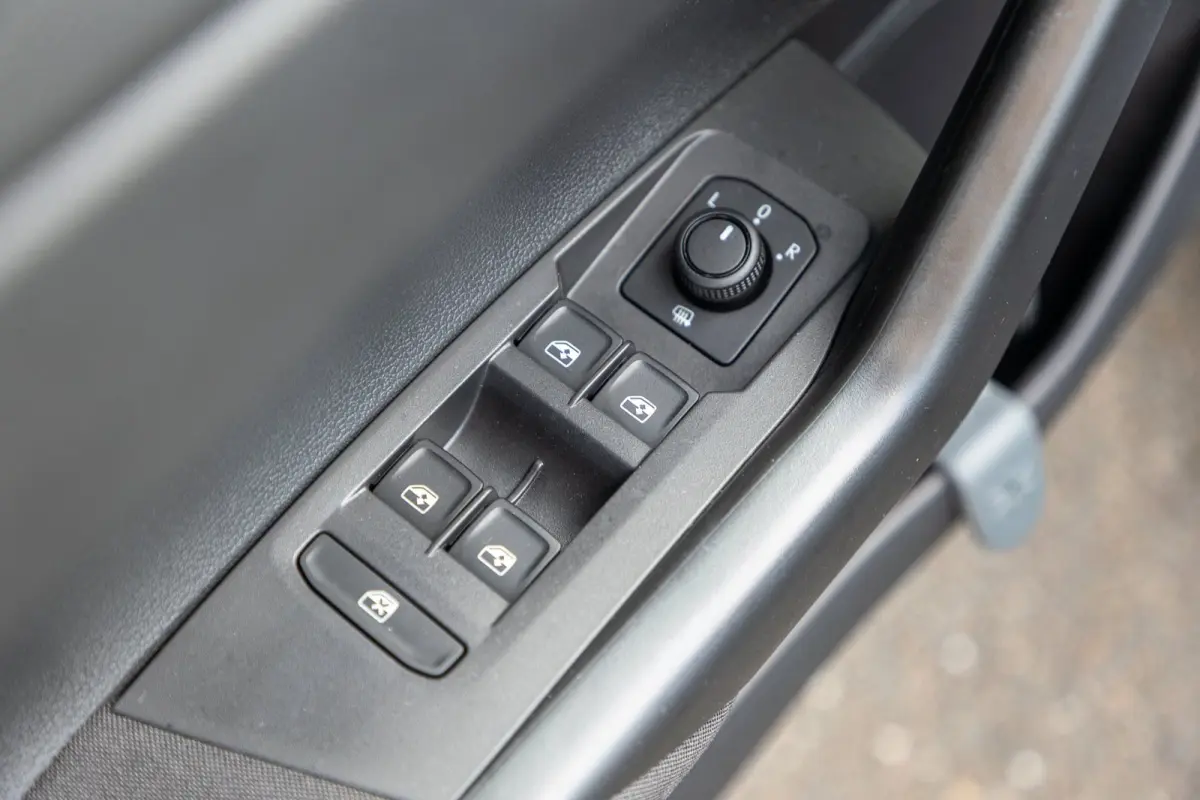 1.0 TSI Life Adaptive Cruise I Climate I Camera I CarPlay I Android I LM Velgen I Parkeersensoren I BTW
