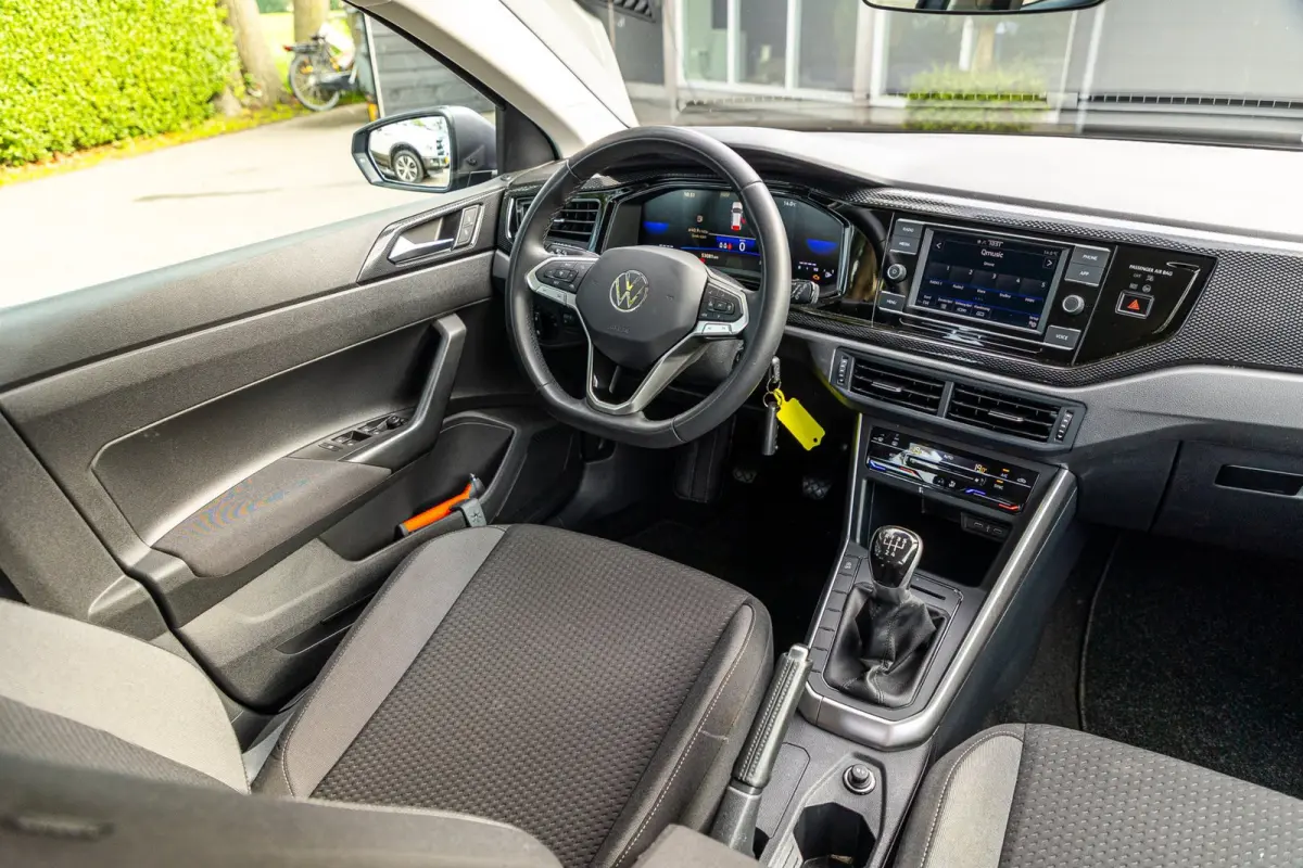 1.0 TSI Life Adaptive Cruise I Climate I Camera I CarPlay I Android I LM Velgen I Parkeersensoren I BTW