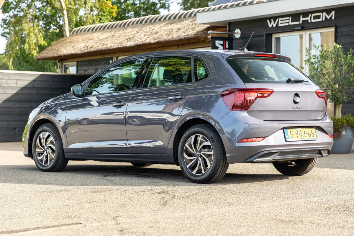 1.0 TSI Life Adaptive Cruise I Climate I Camera I CarPlay I Android I LM Velgen I Parkeersensoren I BTW