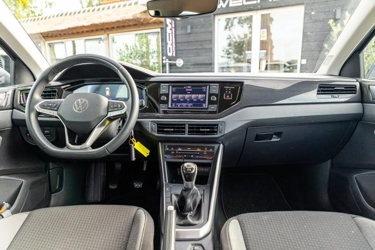 1.0 TSI Life Adaptive Cruise I Climate I Camera I CarPlay I Android I LM Velgen I Parkeersensoren I BTW