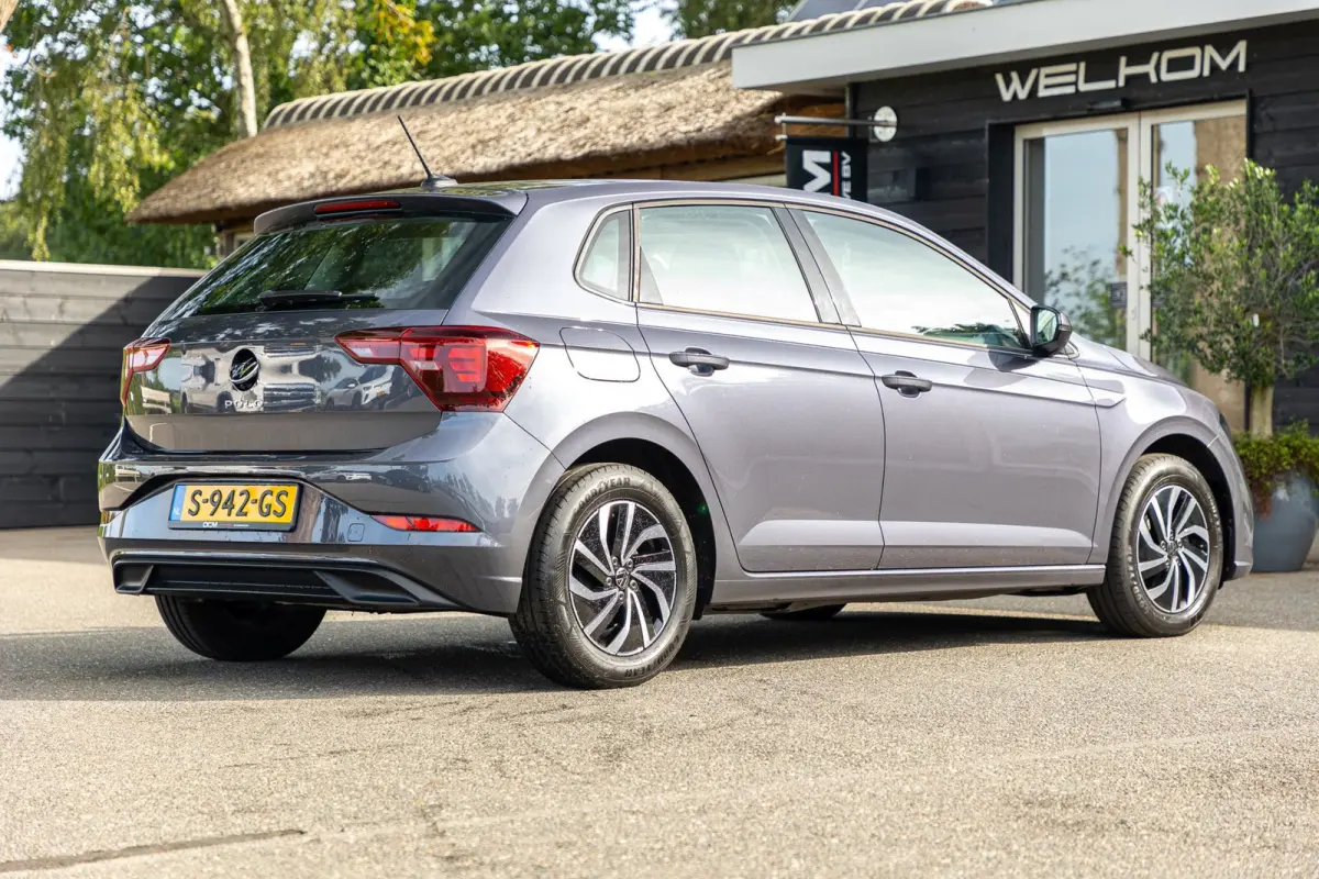 1.0 TSI Life Adaptive Cruise I Climate I Camera I CarPlay I Android I LM Velgen I Parkeersensoren I BTW