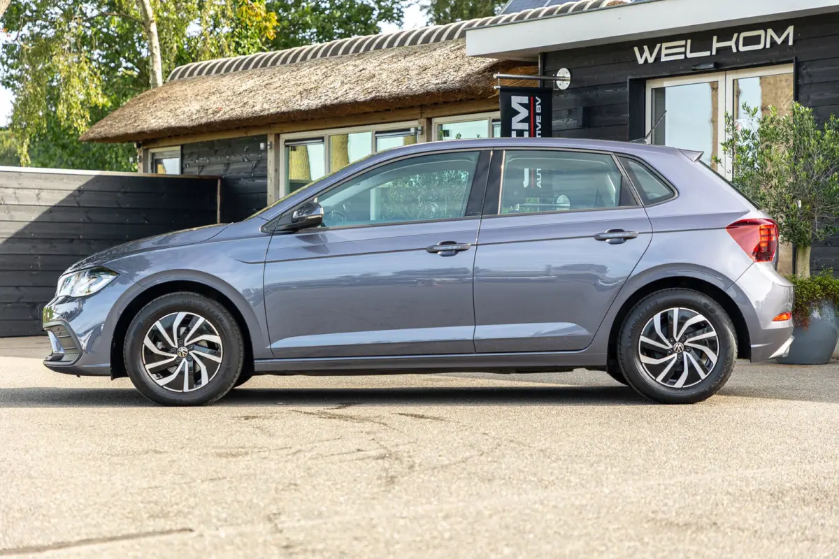 1.0 TSI Life Adaptive Cruise I Climate I Camera I CarPlay I Android I LM Velgen I Parkeersensoren I BTW