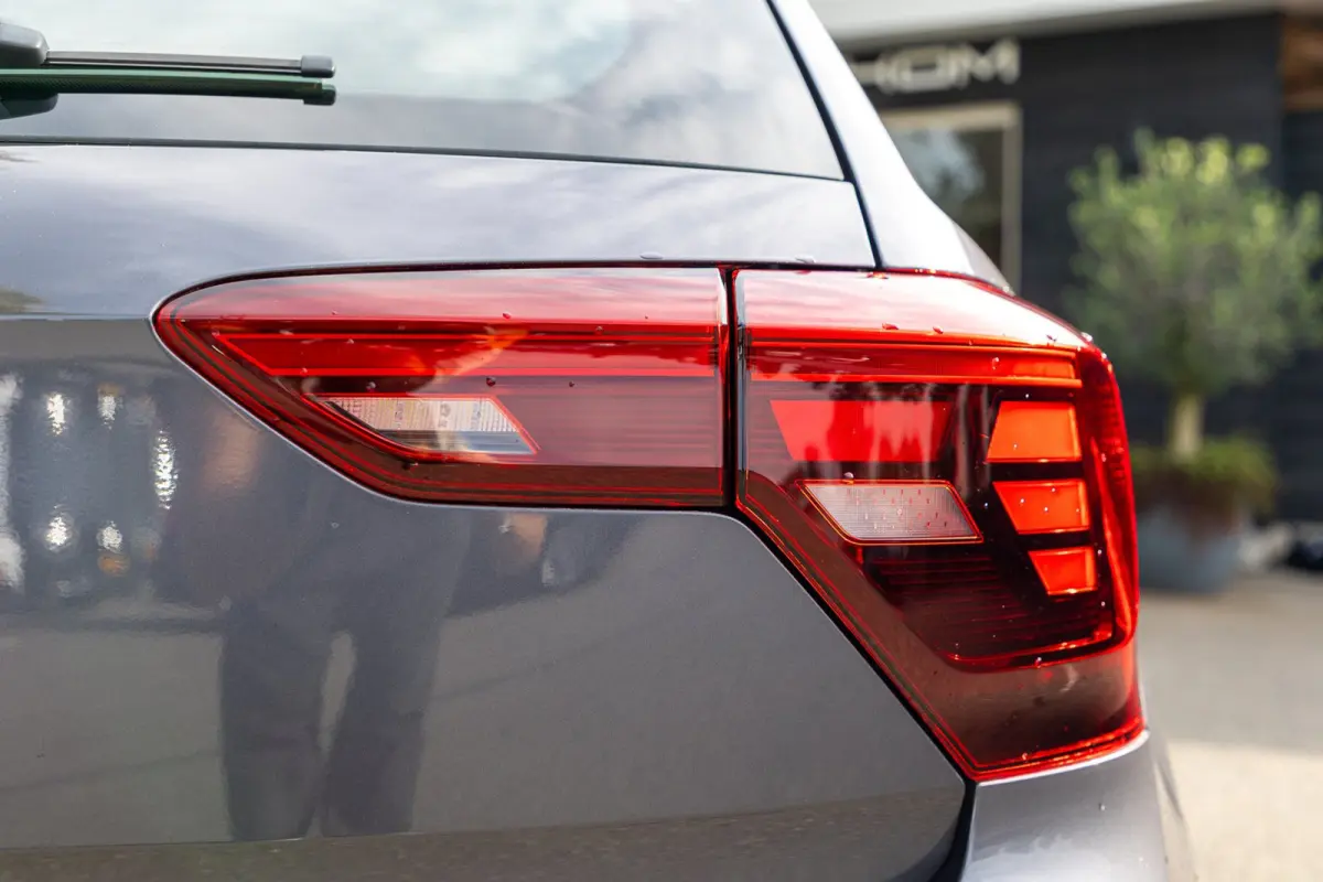 1.0 TSI Life Adaptive Cruise I Climate I Camera I CarPlay I Android I LM Velgen I Parkeersensoren I BTW