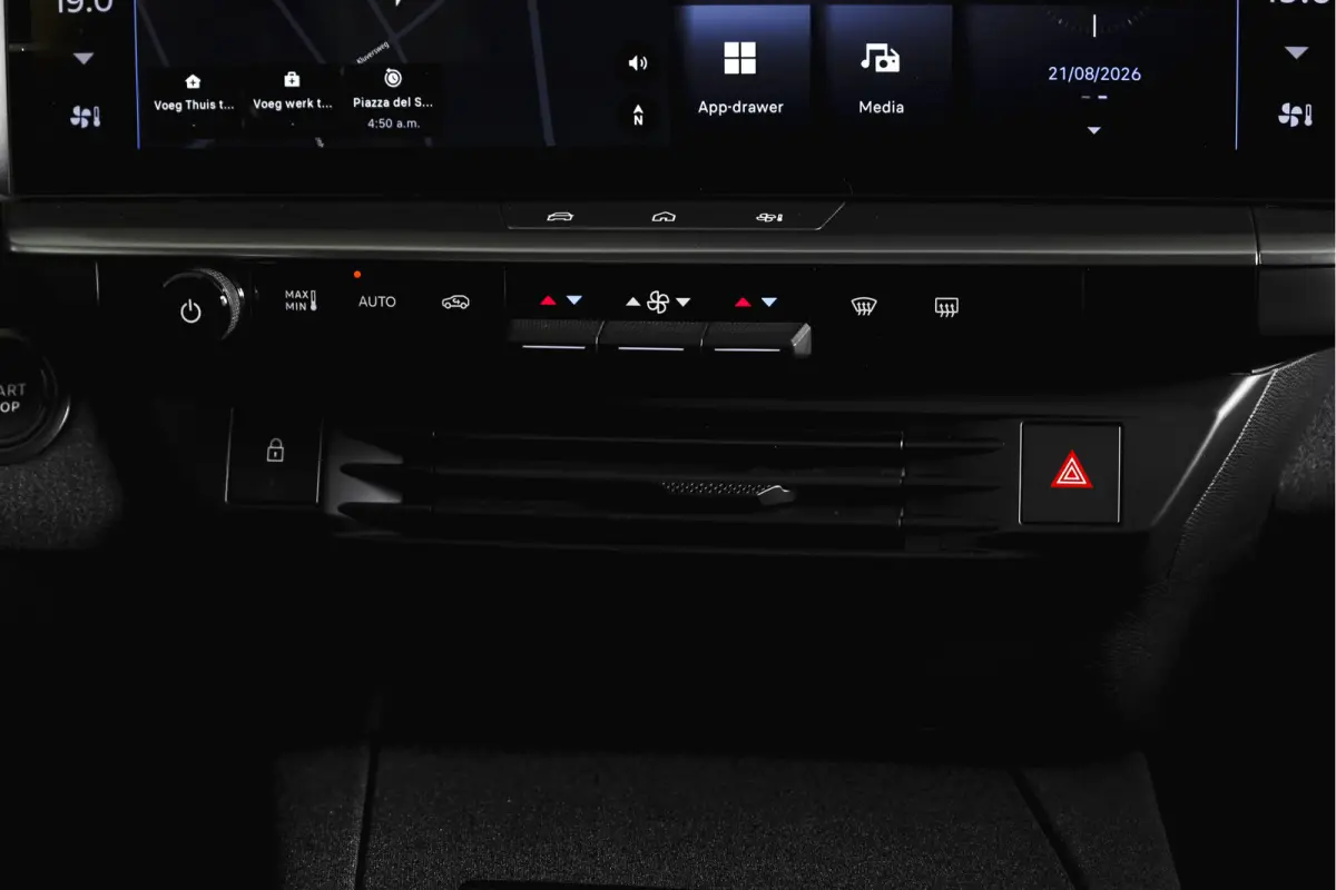 1.2 Turbo Hybrid GS | Dig. Cockpit | Adapt. Cruise | Focal | Stoel-+Stuurverw. | PDC | Camera | NAV + App. Connect | LM 19" | 5854