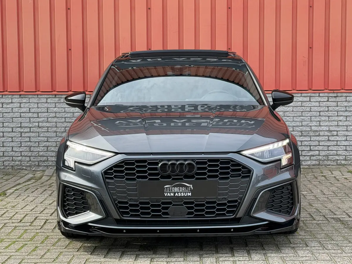 35 TFSI 3x S-Line Pano Camera 19"RS Maxton