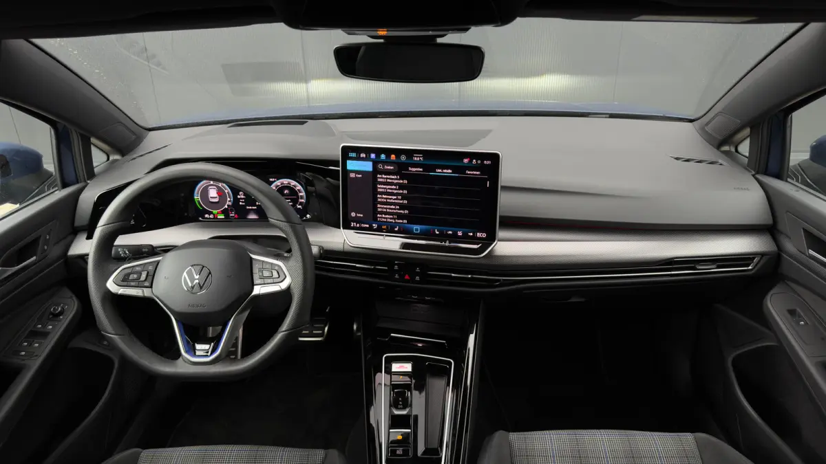1.5 eHybrid 272pk GTE | Trekhaak | Achteruitrijcamera | Adaptive Cruise | Head-up | Carplay | 17" |