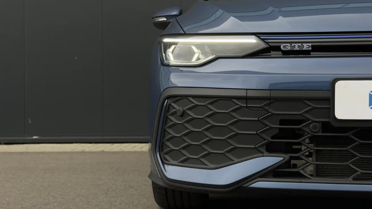 1.5 eHybrid 272pk GTE | Trekhaak | Achteruitrijcamera | Adaptive Cruise | Head-up | Carplay | 17" |