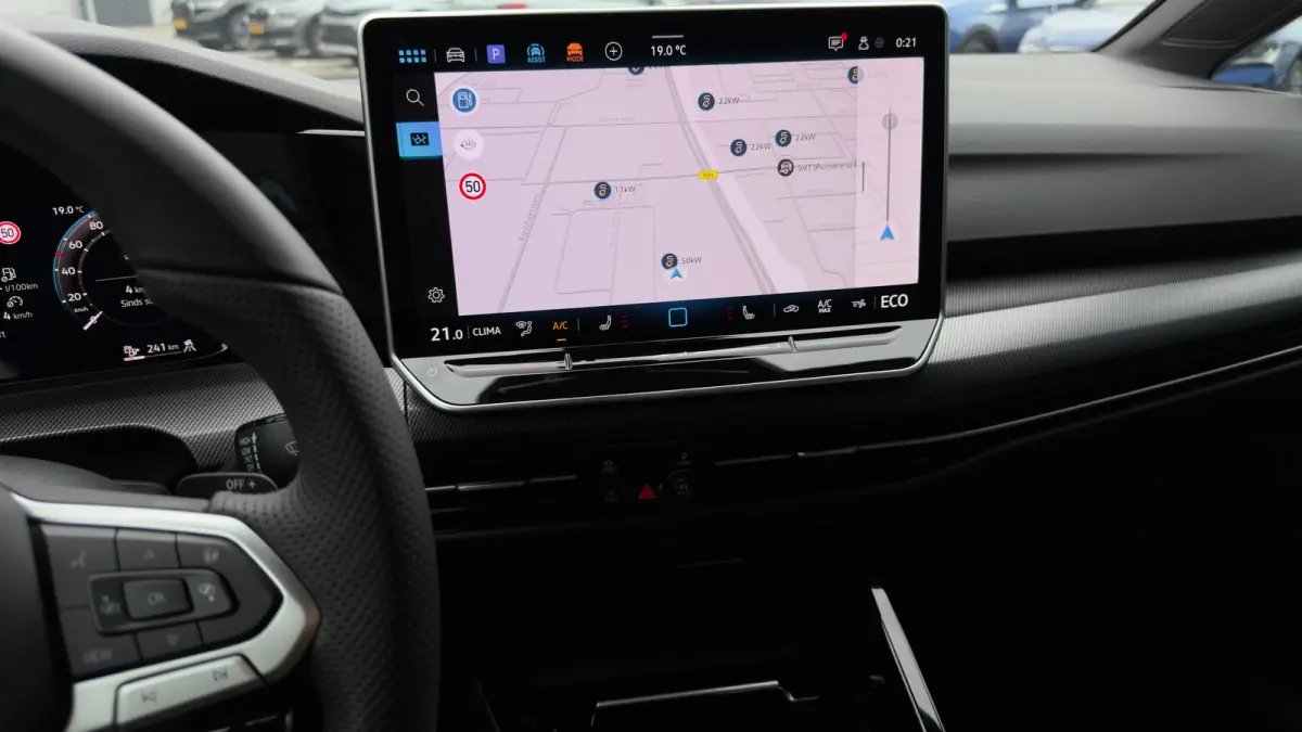 1.5 eHybrid 272pk GTE | Trekhaak | Achteruitrijcamera | Adaptive Cruise | Head-up | Carplay | 17" |