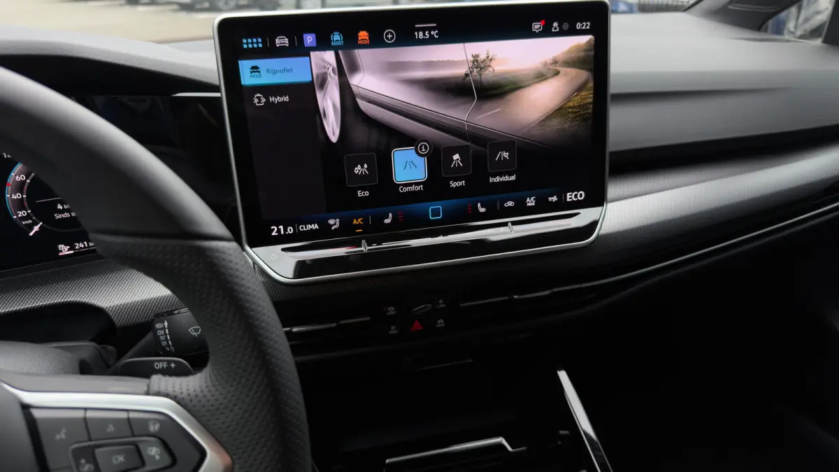 1.5 eHybrid 272pk GTE | Trekhaak | Achteruitrijcamera | Adaptive Cruise | Head-up | Carplay | 17" |