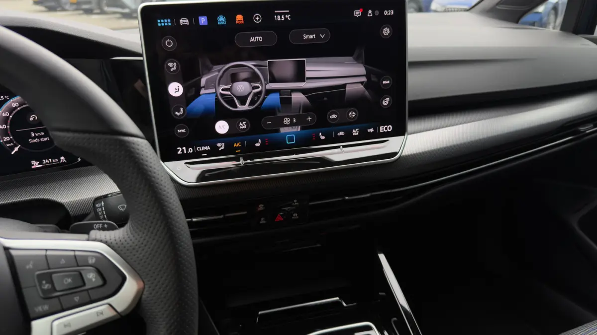 1.5 eHybrid 272pk GTE | Trekhaak | Achteruitrijcamera | Adaptive Cruise | Head-up | Carplay | 17" |