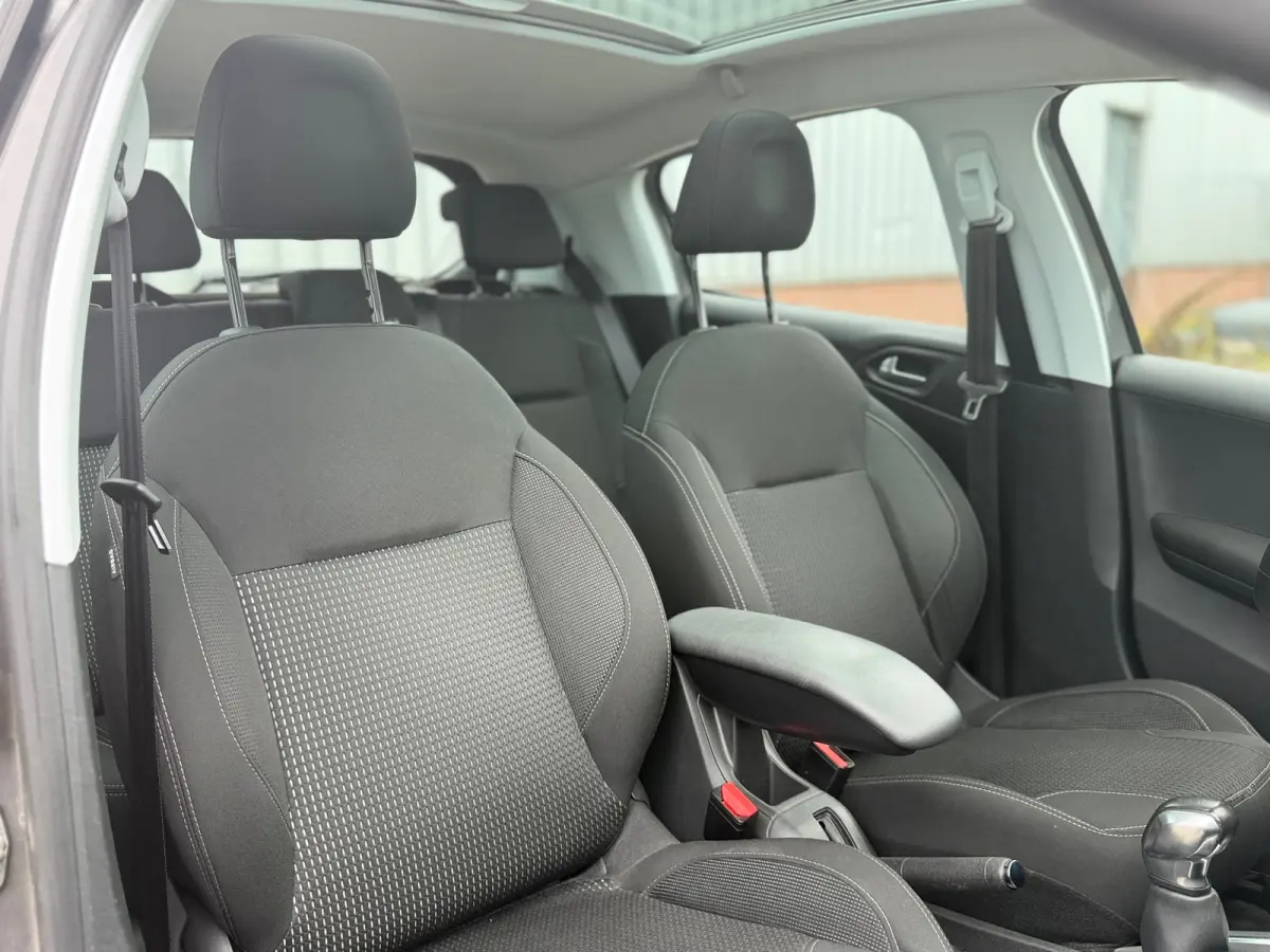 1.2 e-THP 110pk Allure - Gris Platinium - Panoramadak/Carplay/Cruise
