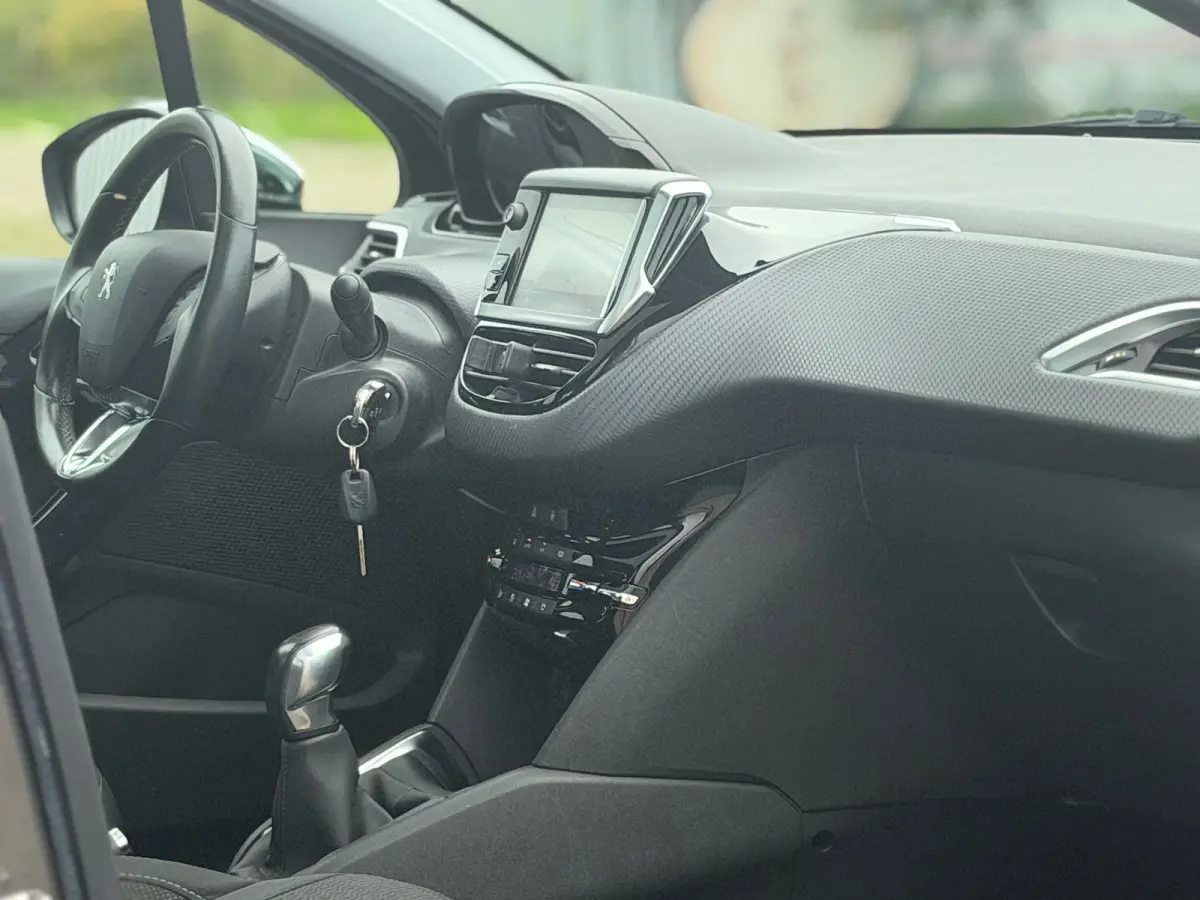 1.2 e-THP 110pk Allure - Gris Platinium - Panoramadak/Carplay/Cruise