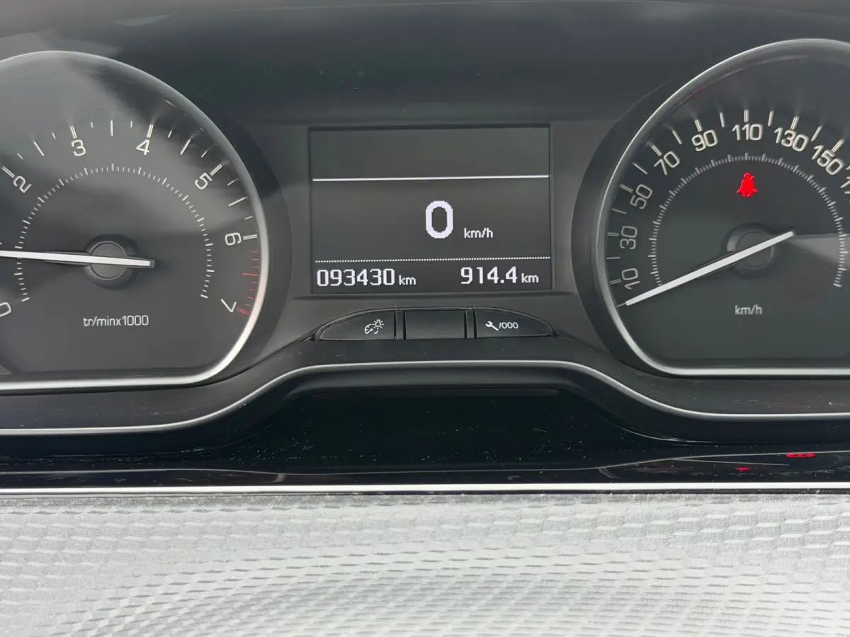 1.2 e-THP 110pk Allure - Gris Platinium - Panoramadak/Carplay/Cruise
