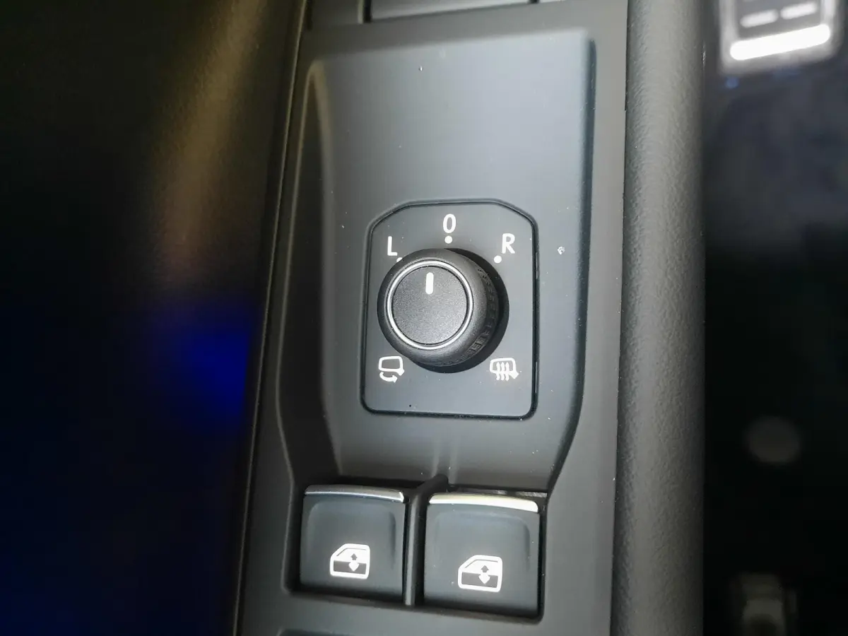 1.5 eTSI 150pk DSG R-Line Blackstyle (Pano,Camera)