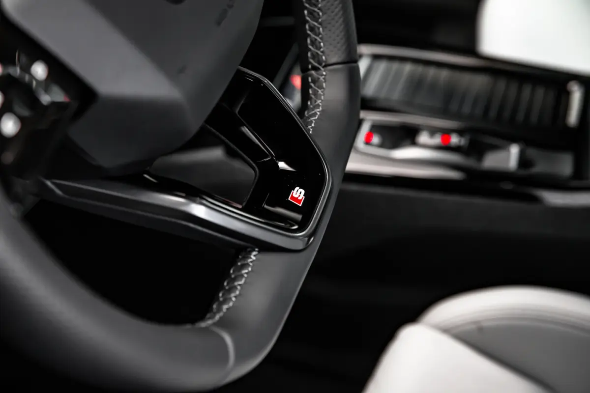 S edition | Audi smartphone interface | Comfortsleutel | Elektrisch instelbare voorstoelen