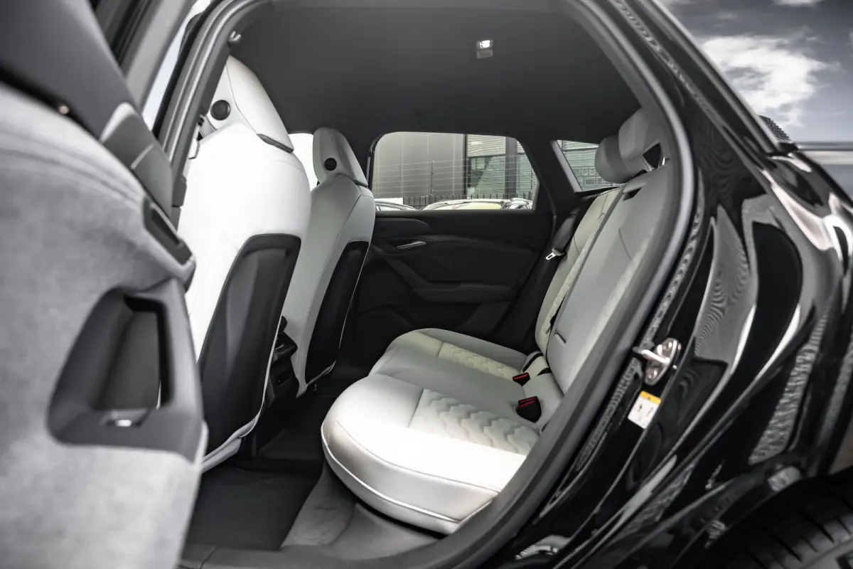 S edition | Audi smartphone interface | Comfortsleutel | Elektrisch instelbare voorstoelen