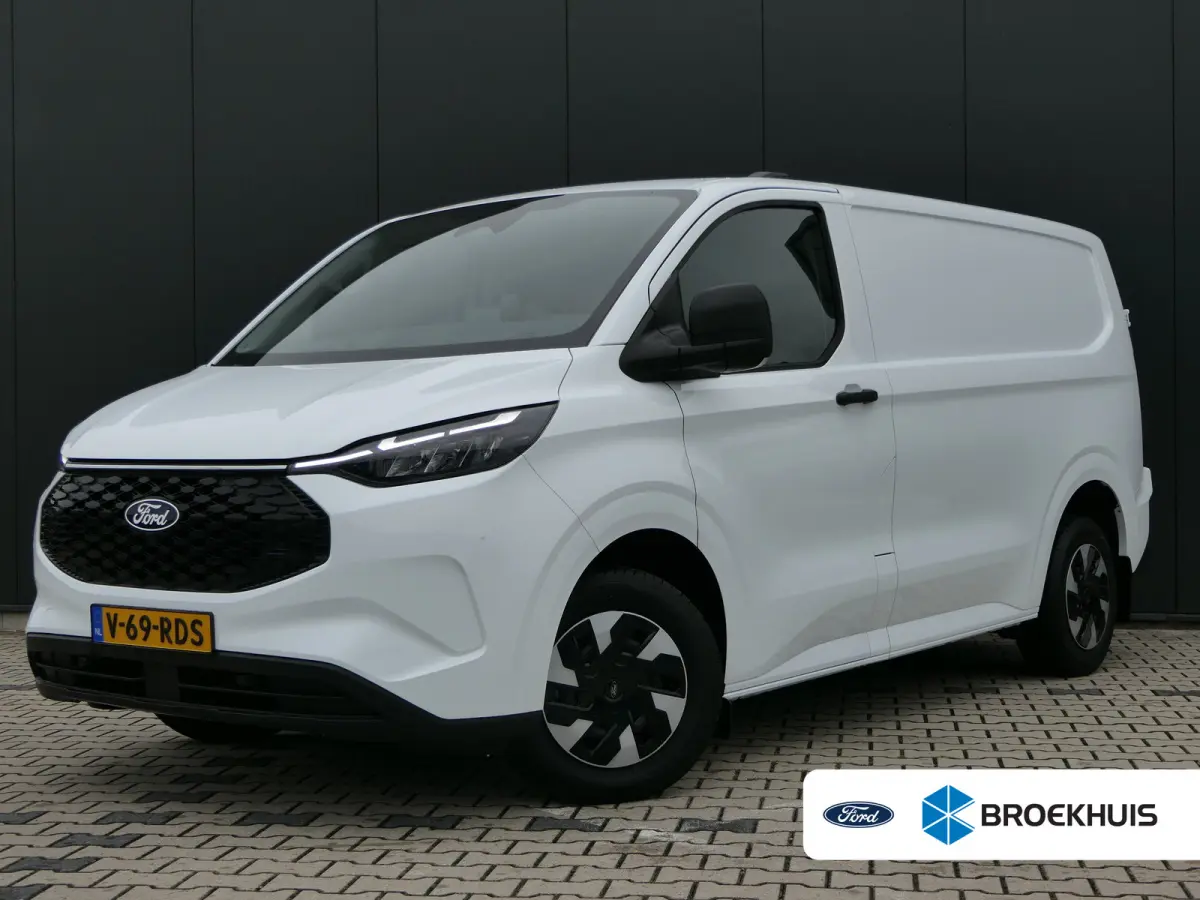 320 L1H1 Trend 71 kWh | Camera | Cruise Control | CarPlay/Android Auto | Bijrijdersbank |