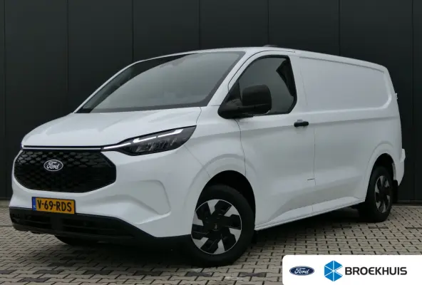 320 L1H1 Trend 71 kWh | Camera | Cruise Control | CarPlay/Android Auto | Bijrijdersbank |