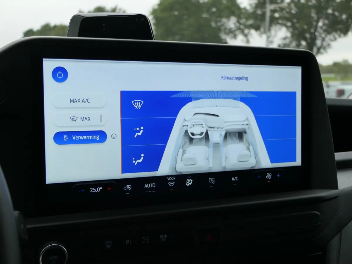 320 L1H1 Trend 71 kWh | Camera | Cruise Control | CarPlay/Android Auto | Bijrijdersbank |