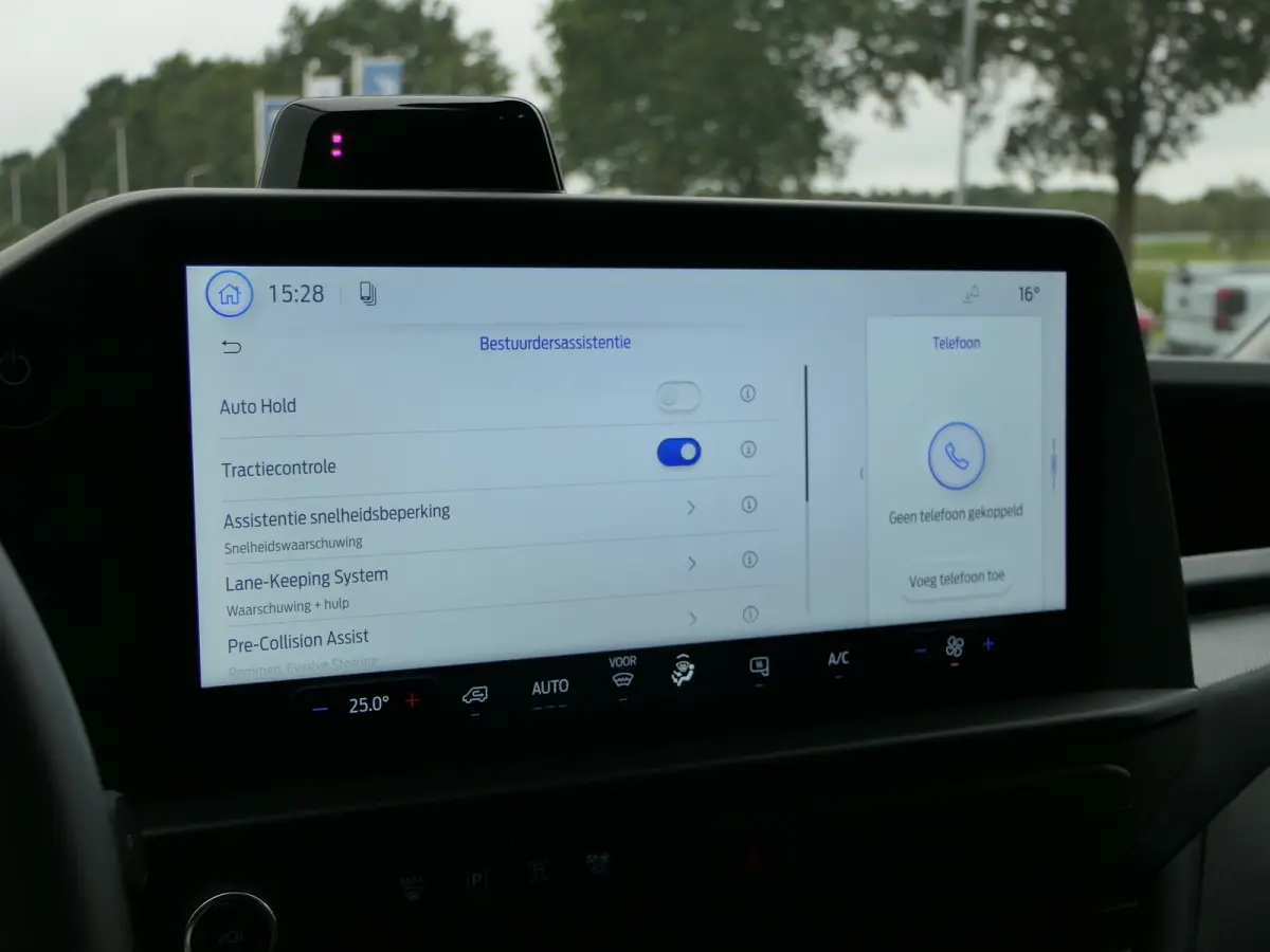 320 L1H1 Trend 71 kWh | Camera | Cruise Control | CarPlay/Android Auto | Bijrijdersbank |