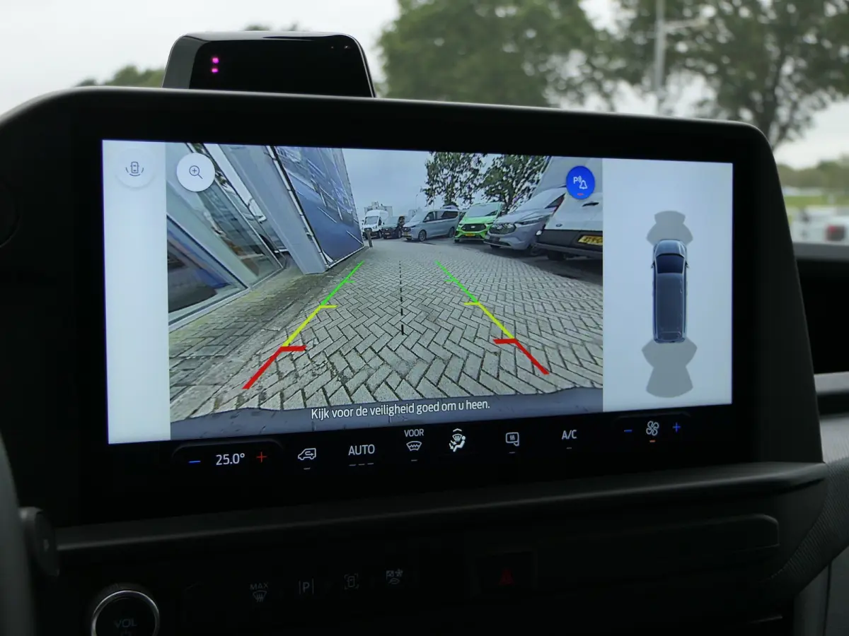 320 L1H1 Trend 71 kWh | Camera | Cruise Control | CarPlay/Android Auto | Bijrijdersbank |