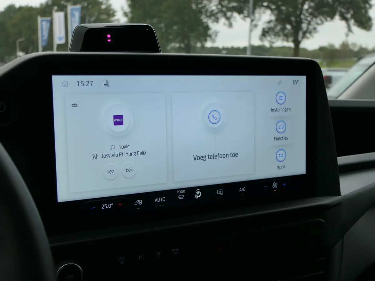 320 L1H1 Trend 71 kWh | Camera | Cruise Control | CarPlay/Android Auto | Bijrijdersbank |