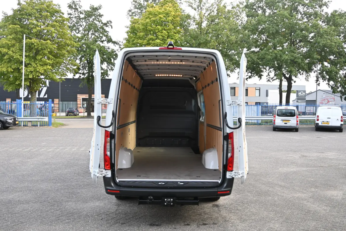 317 CDI L3H2 RWD 3500kg Trekhaak, MBUX navigatie met camera, Etc.