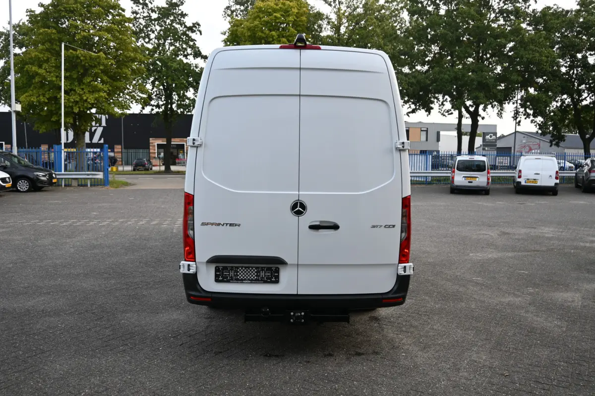 317 CDI L3H2 RWD 3500kg Trekhaak, MBUX navigatie met camera, Etc.