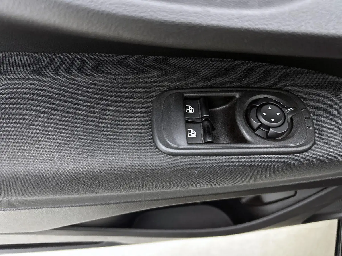 118pk Urban 42 kWh Automaat | LAGE KM | Apple Carplay/Android Auto | Climate Control | Camera | Dodehoekdetectie | Stoelverwarming |