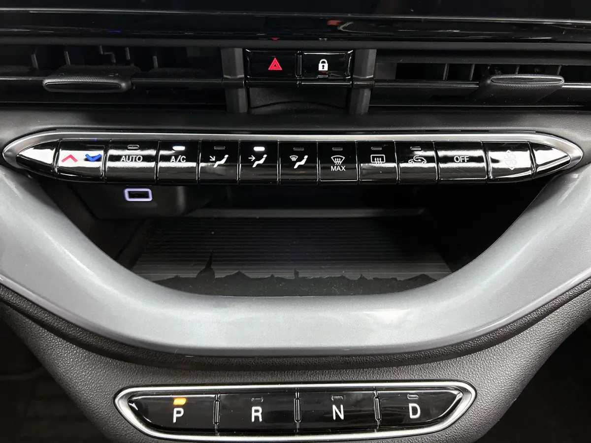 118pk Urban 42 kWh Automaat | LAGE KM | Apple Carplay/Android Auto | Climate Control | Camera | Dodehoekdetectie | Stoelverwarming |