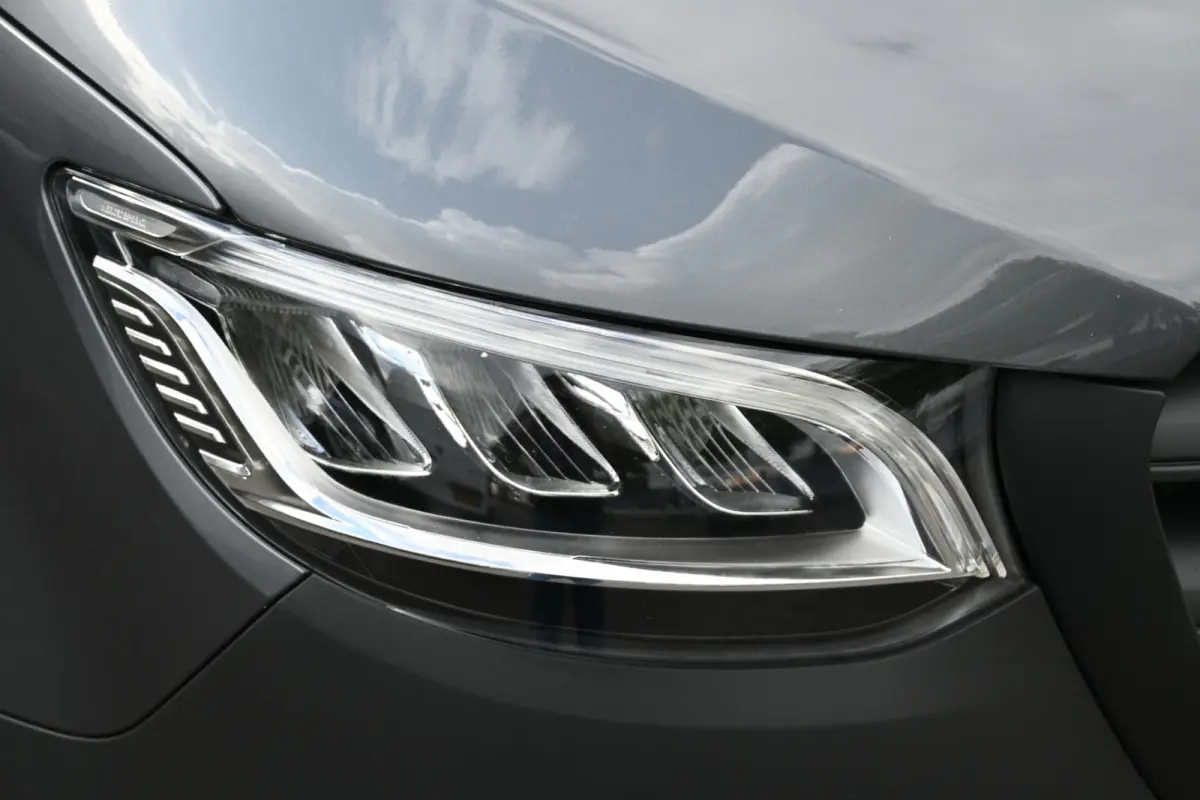 317 CDI L2H2 Pro LED, Geveerde stoel, Navigatie met camera