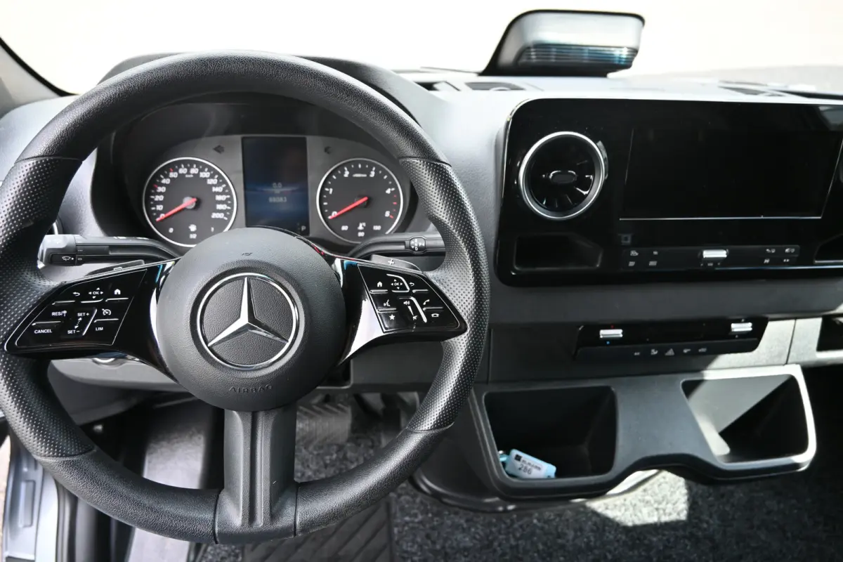 317 CDI L2H2 Pro LED, Geveerde stoel, Navigatie met camera