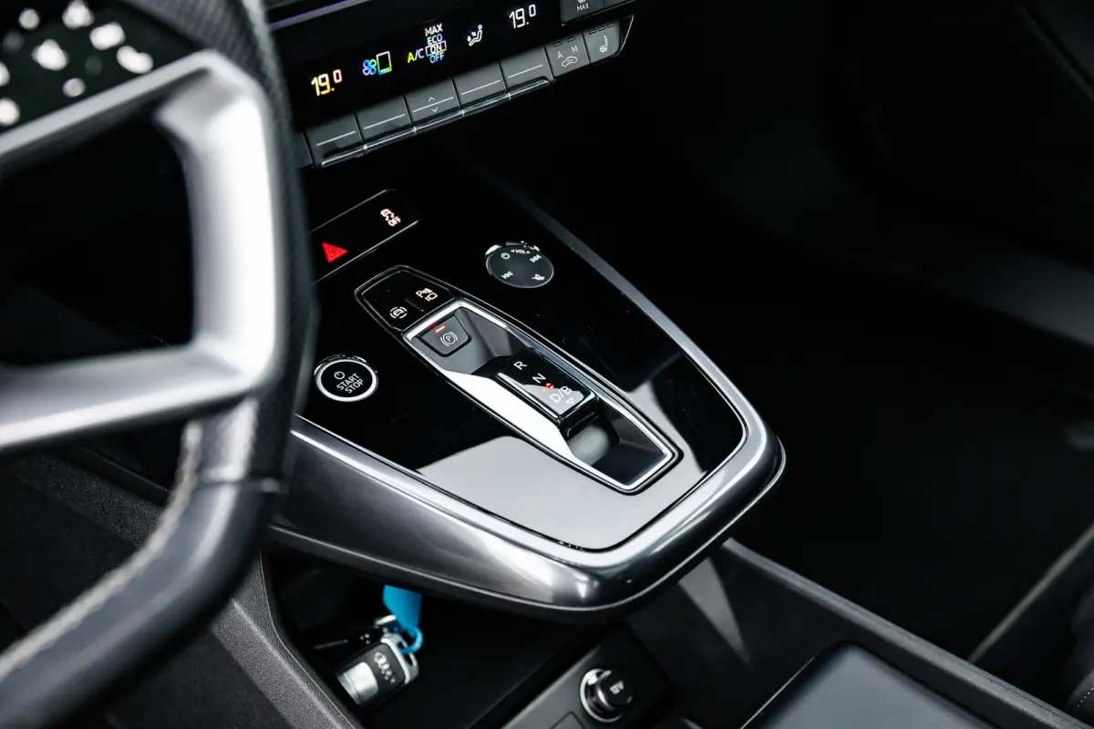 50 quattro Launch edition S Competition 77 kWh | Memory | Panoramadak | Leder | Stoelverwarming | SOH 86% | | Achteruitrijcamera standaard | Cruisecontrol adaptief | Electrische stoelen met 