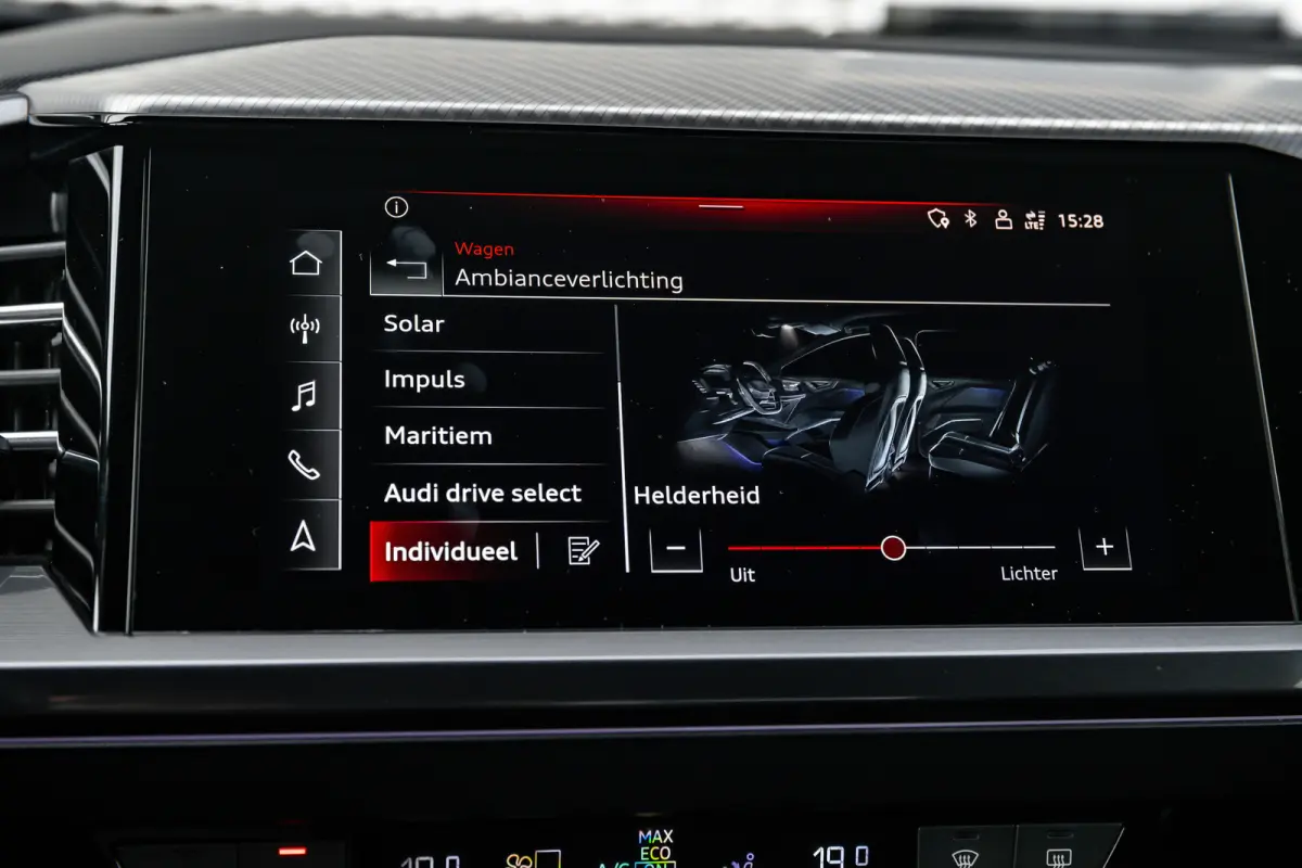 50 quattro Launch edition S Competition 77 kWh | Memory | Panoramadak | Leder | Stoelverwarming | SOH 86% | | Achteruitrijcamera standaard | Cruisecontrol adaptief | Electrische stoelen met 