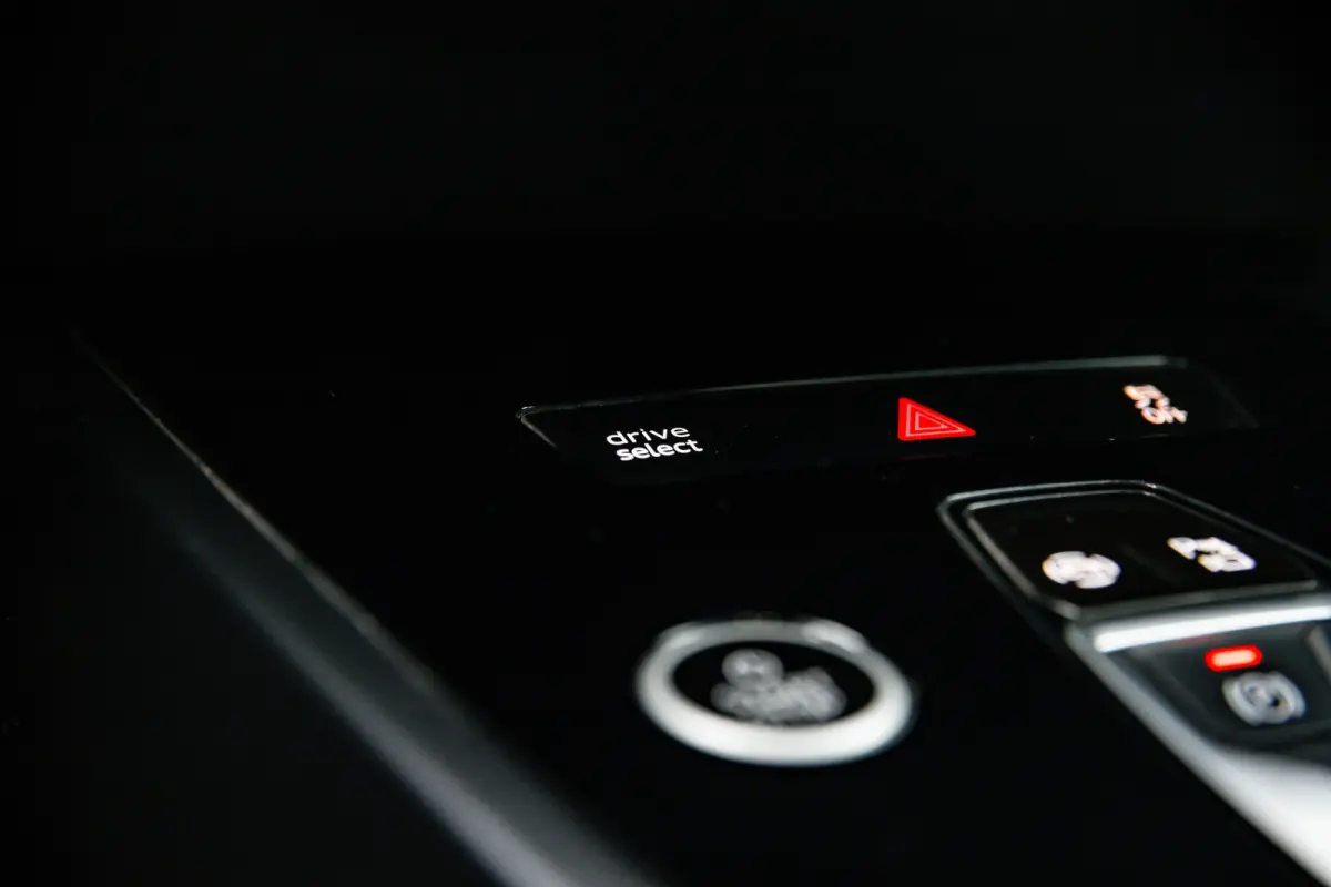50 quattro Launch edition S Competition 77 kWh | Memory | Panoramadak | Leder | Stoelverwarming | SOH 86% | | Achteruitrijcamera standaard | Cruisecontrol adaptief | Electrische stoelen met 