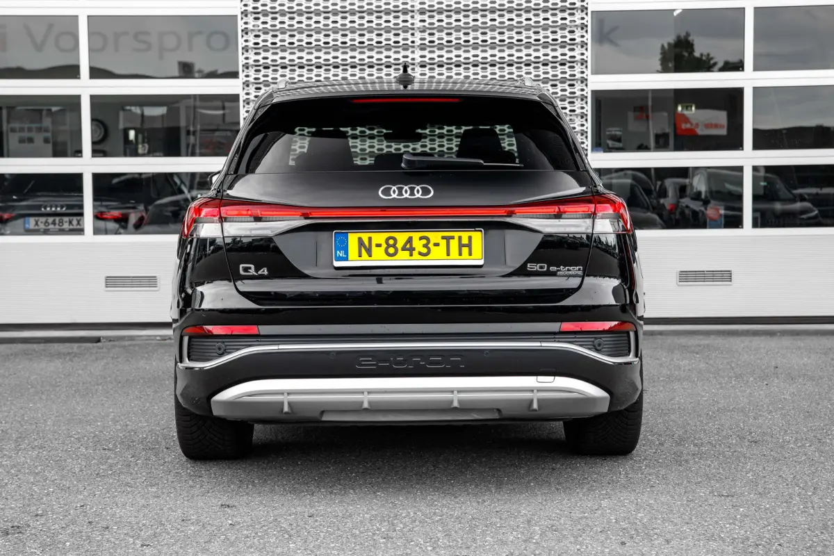 50 quattro Launch edition S Competition 77 kWh | Memory | Panoramadak | Leder | Stoelverwarming | SOH 86% | | Achteruitrijcamera standaard | Cruisecontrol adaptief | Electrische stoelen met 