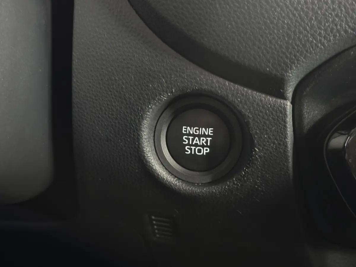 1.0 VVT-i MT Envy JBL Keyless ACC CarPlay