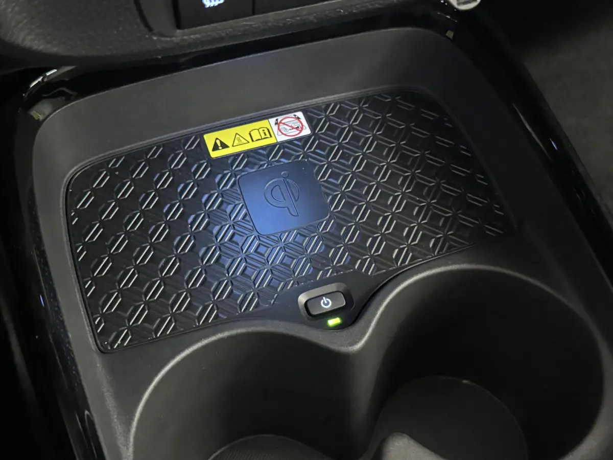 1.0 VVT-i MT Envy JBL Keyless ACC CarPlay