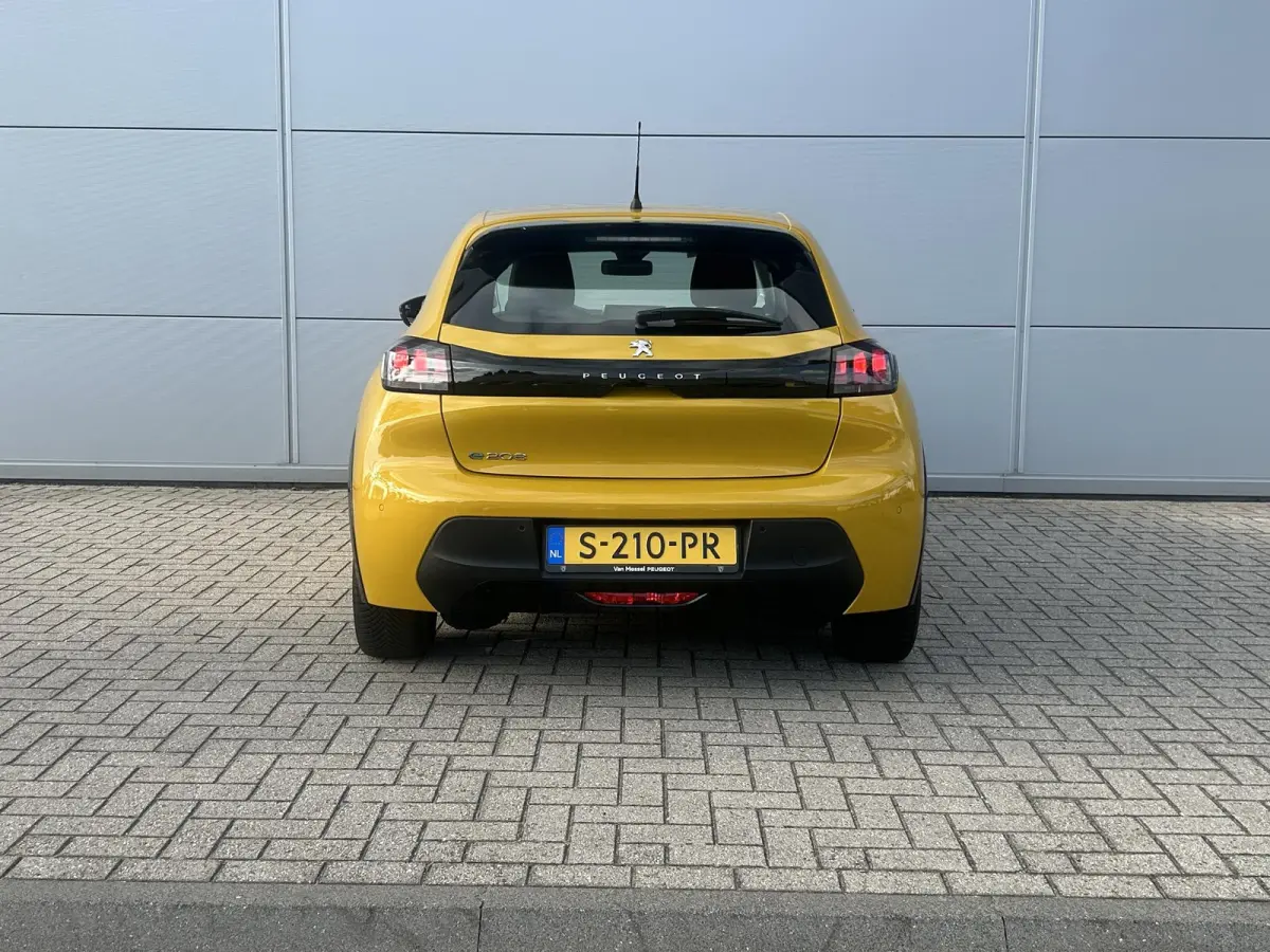 EV Active Pack 50 kWh | Lage KM stand | Cruise Control | Parkeerhulp | Apple CarPlay/Android Auto