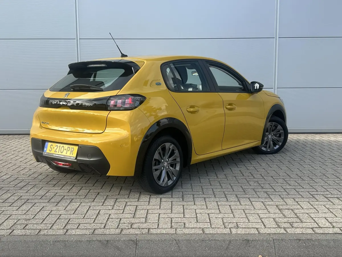EV Active Pack 50 kWh | Lage KM stand | Cruise Control | Parkeerhulp | Apple CarPlay/Android Auto